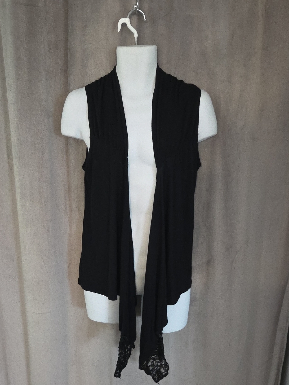 Large Black Sleeveless Open-Front Draped Top with Lace Trim